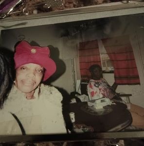 Meet your Posher, Iris